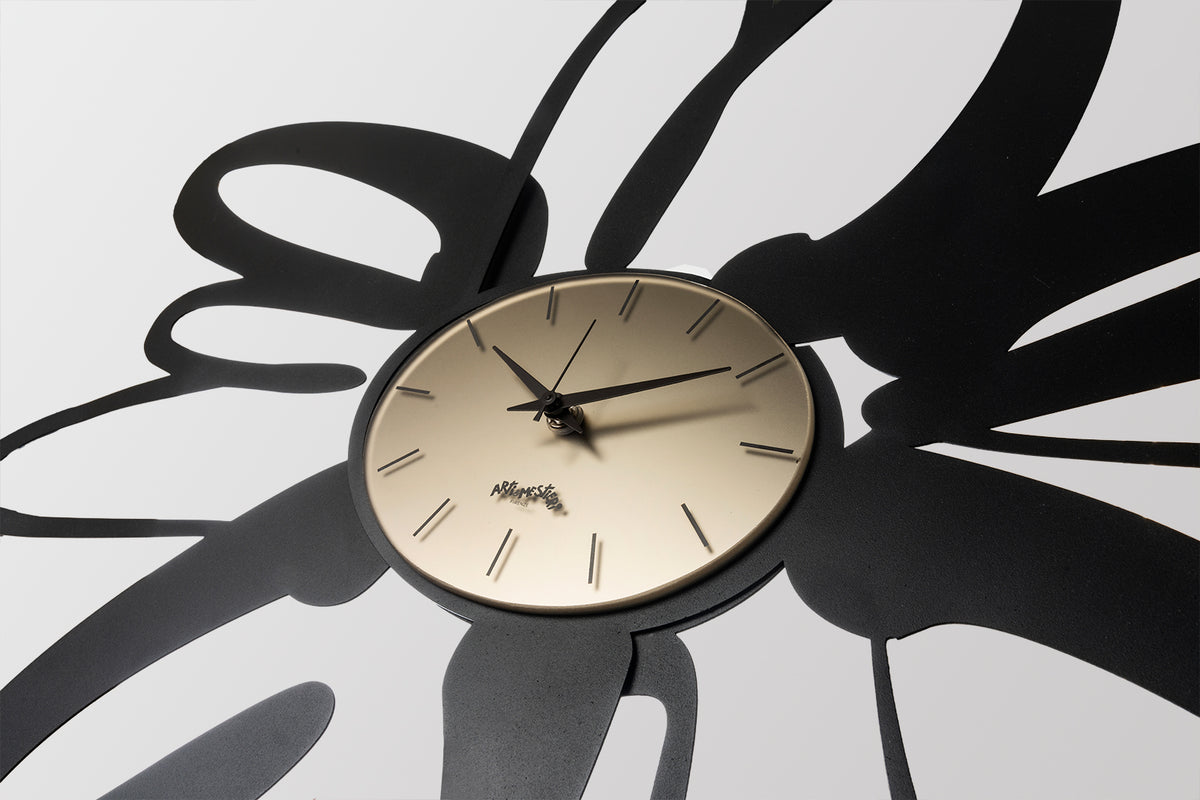 Dettaglio quadrante orologio Shodo Arti&Mestieri con finitura velour bronzo satinato e lancette nere