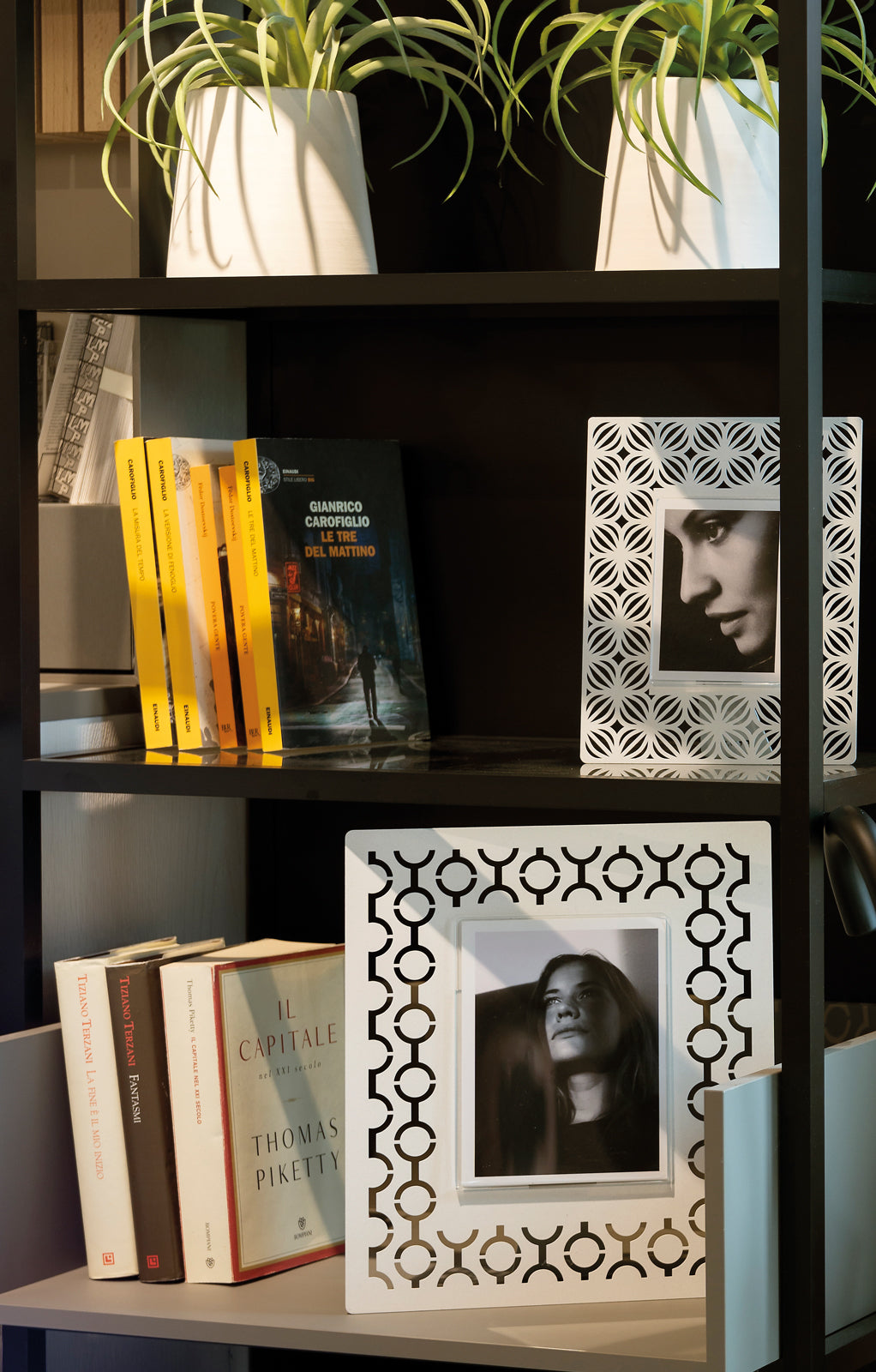 Petit porte-photos Ikat – Motifs floraux ajourés en métal