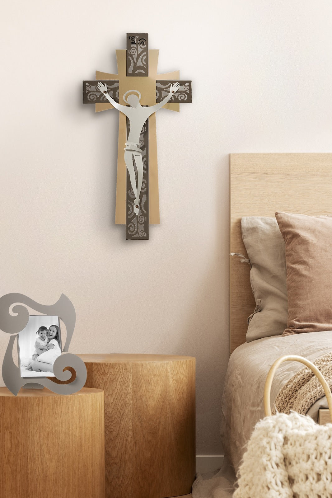 Grand crucifix mural Decor – Design moderne en métal