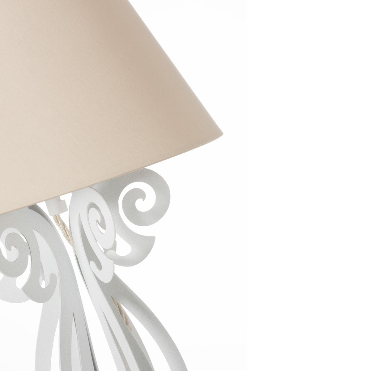 Lampada da tavolo con paralume moderna Circeo bassa
