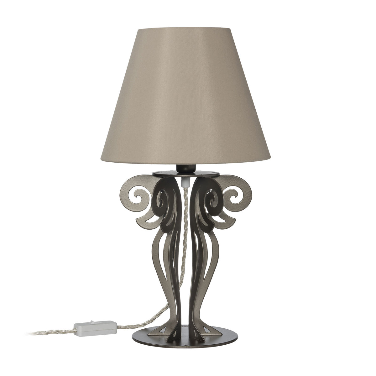 Small table lamp with Circeo shade