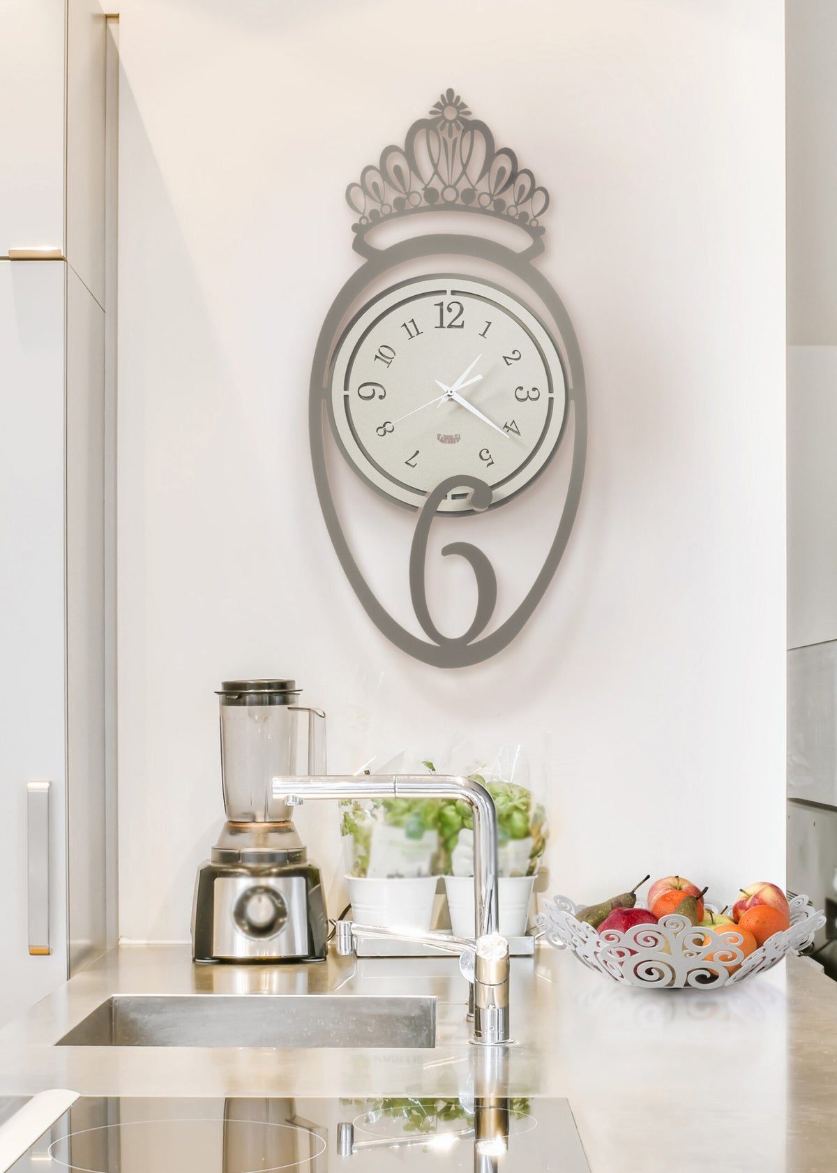 Horloge murale design The Queen – Motif couronne