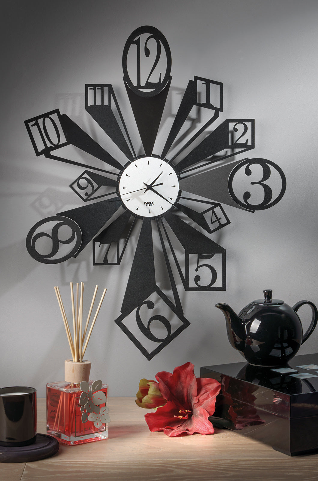 Horloge murale design originale Slang – Boue et ivoire