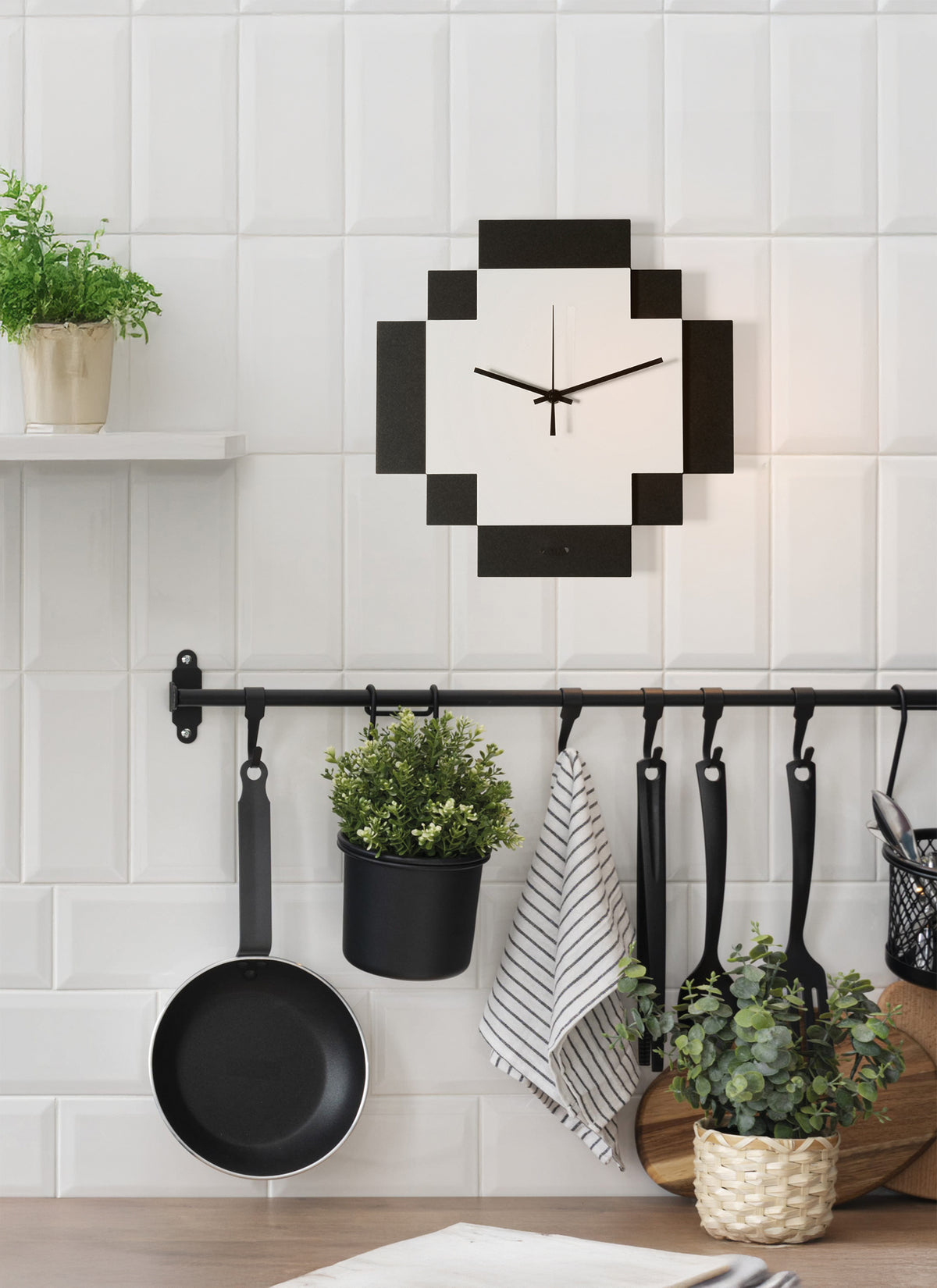 Horloge murale géométrique Tetris – Design minimaliste