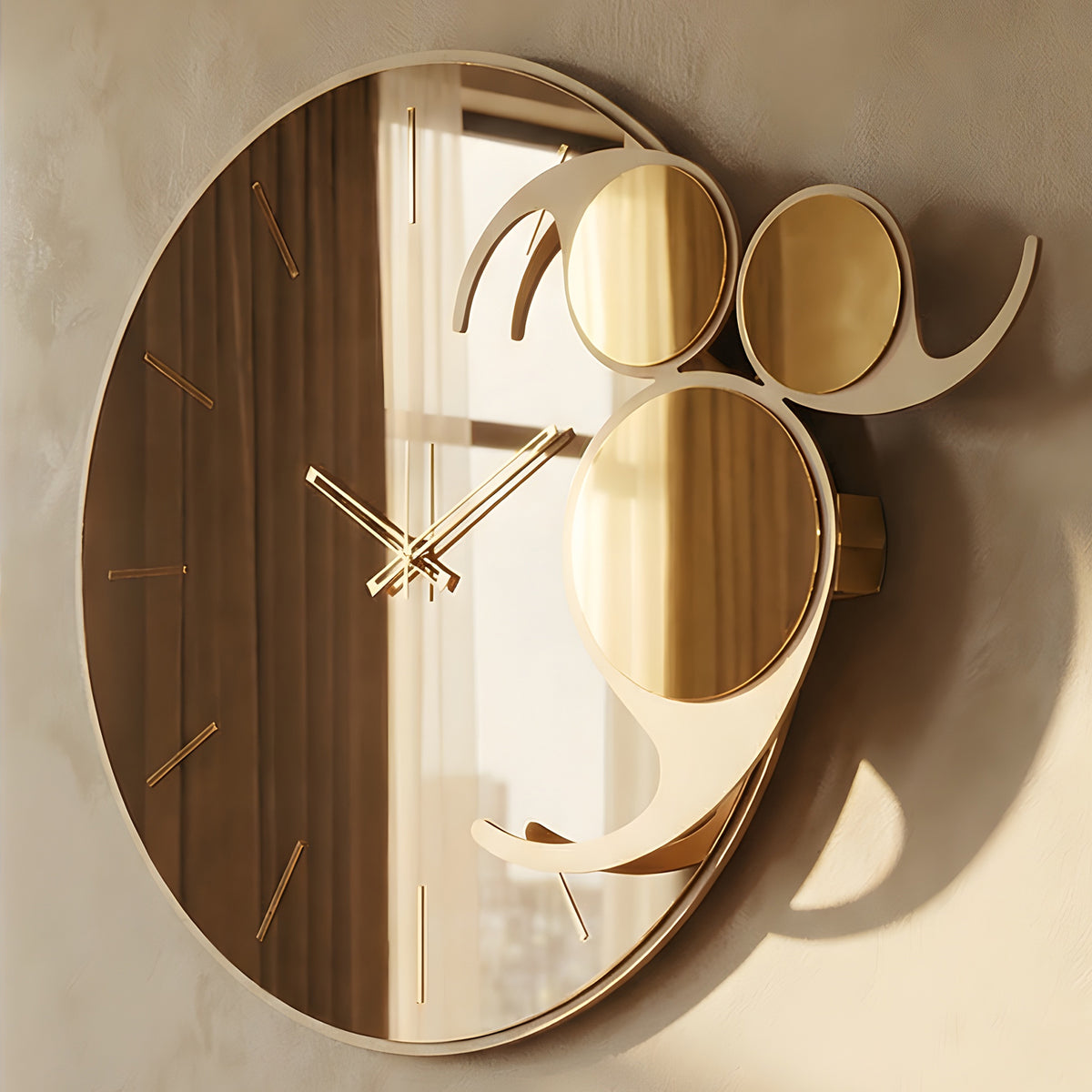 Particolare dell' orologio Apostrofo vetro specchiato bronzo Arti&Mestieri.