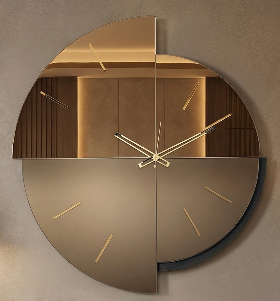 Particolare orologio Avignone, Velour e Crystal Luxe bronzo. Due tipi di vetri, uno satinato, l'altro riflettente