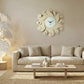 Composizione orologio da parete Medusa e lampada Monstera Arti&Mestieri in interior design minimal con palette chiara