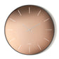 Vista frontale dell'orologio Giotto di Arti&Mestieri. Base nera, quadrante vetro satinato Velour Luxe rosa, diametro 60 cm.