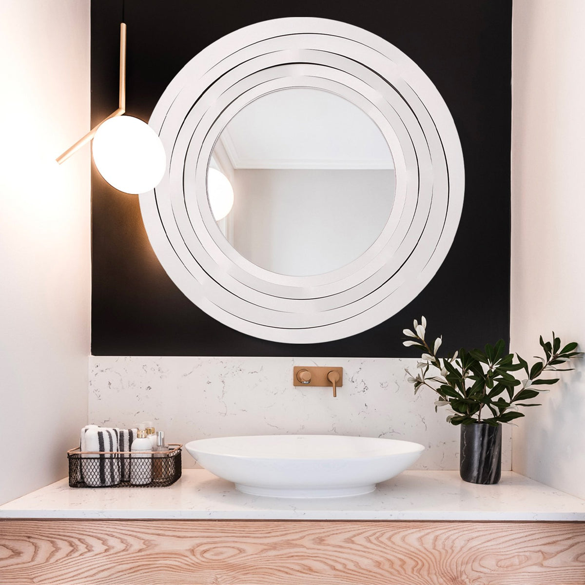 Specchio Origami circolare bianco - vista completa della cornice decorativa