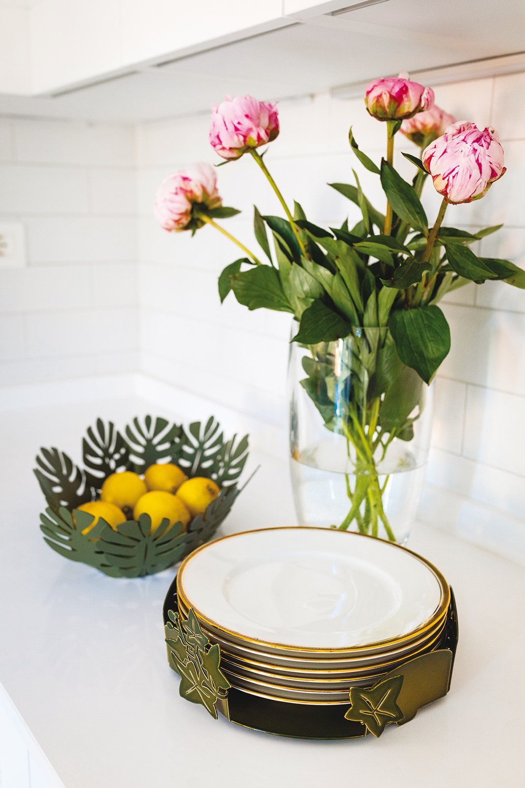 Porte-assiettes Edera – Décor feuilles de lierre en métal