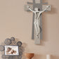 Grand crucifix mural en métal – Design contemporain