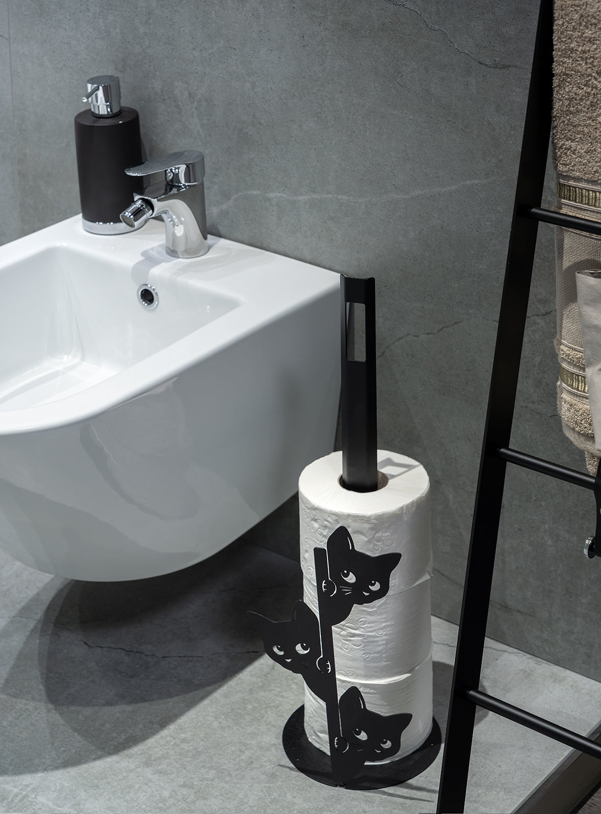 Silvestro floor toilet paper holder