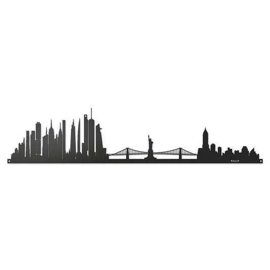 Vista frontale della grande silhouette in ferro raffigurante la città di New York, Skyline New York di 100 cm di larghezza. Arti&Mestieri.