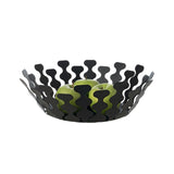 Fruttiera Nori Piccola di Art&Mestieri in ferro color nero con frutta, vista tre quarti