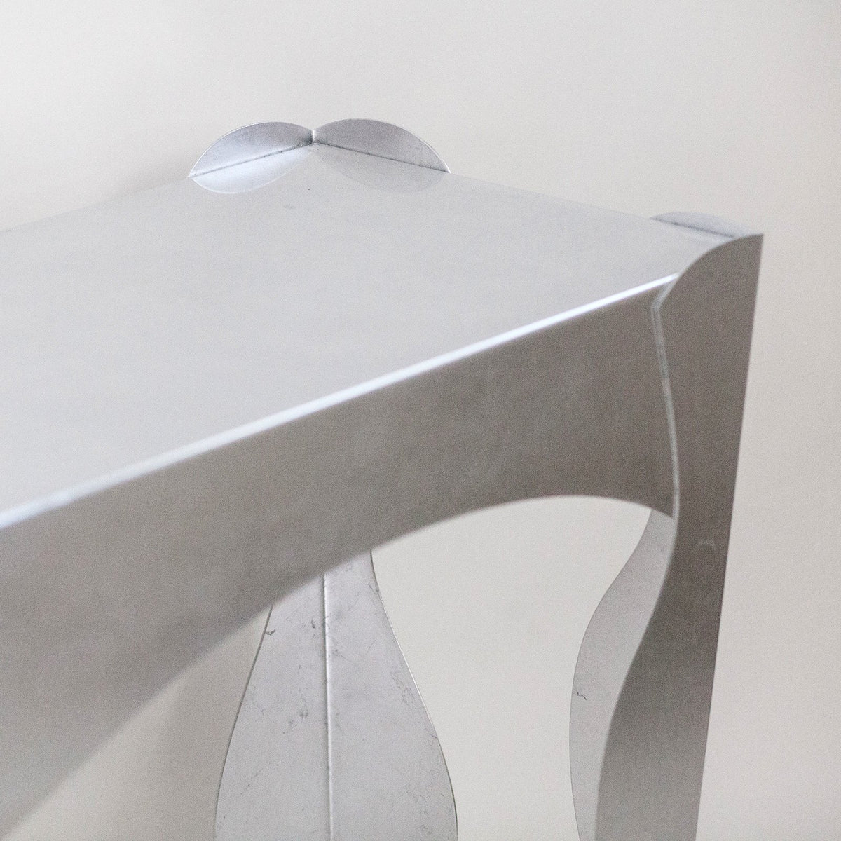 Tavolo consolle di design Isotta