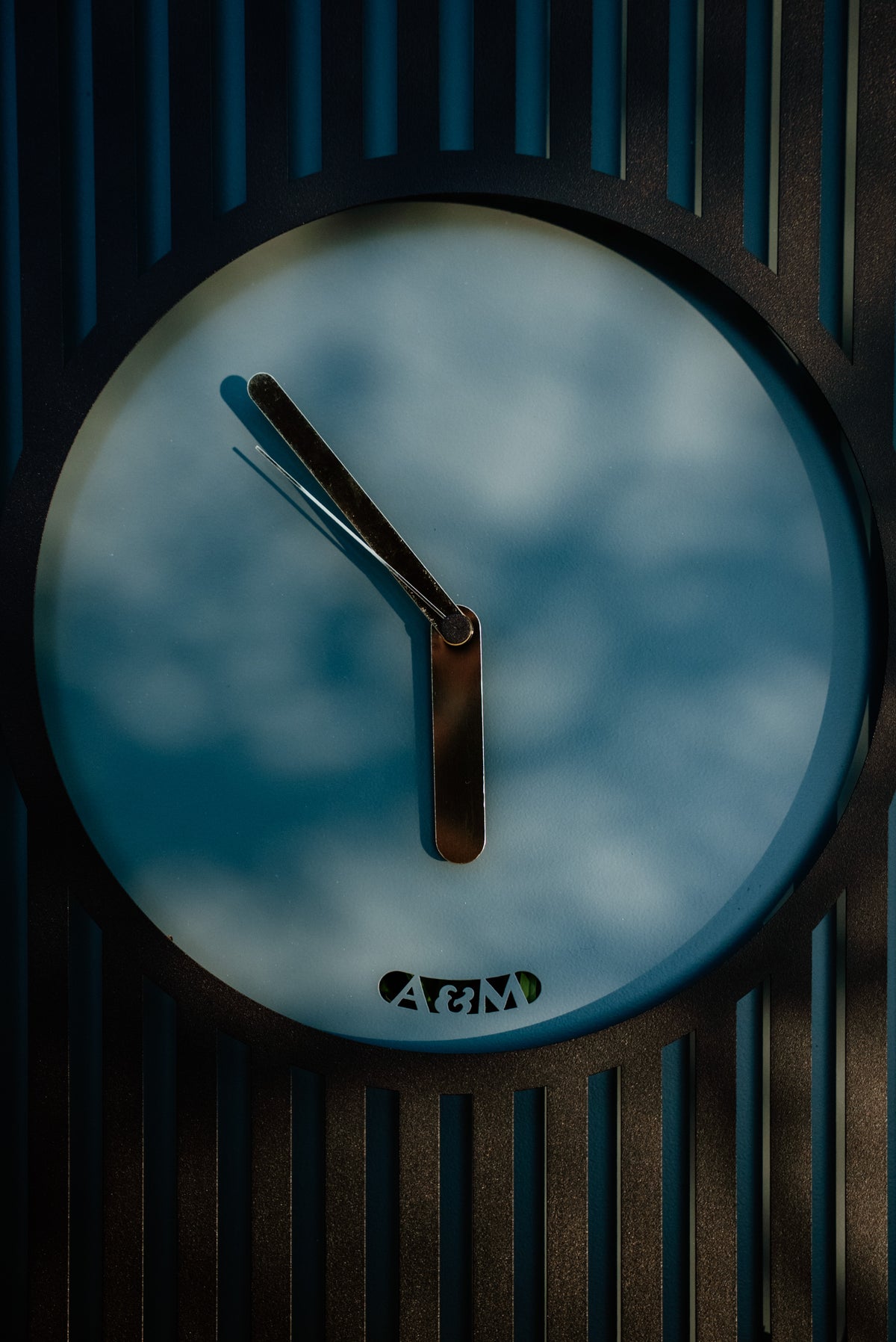 Tiffany Elegant Wall Clock Large