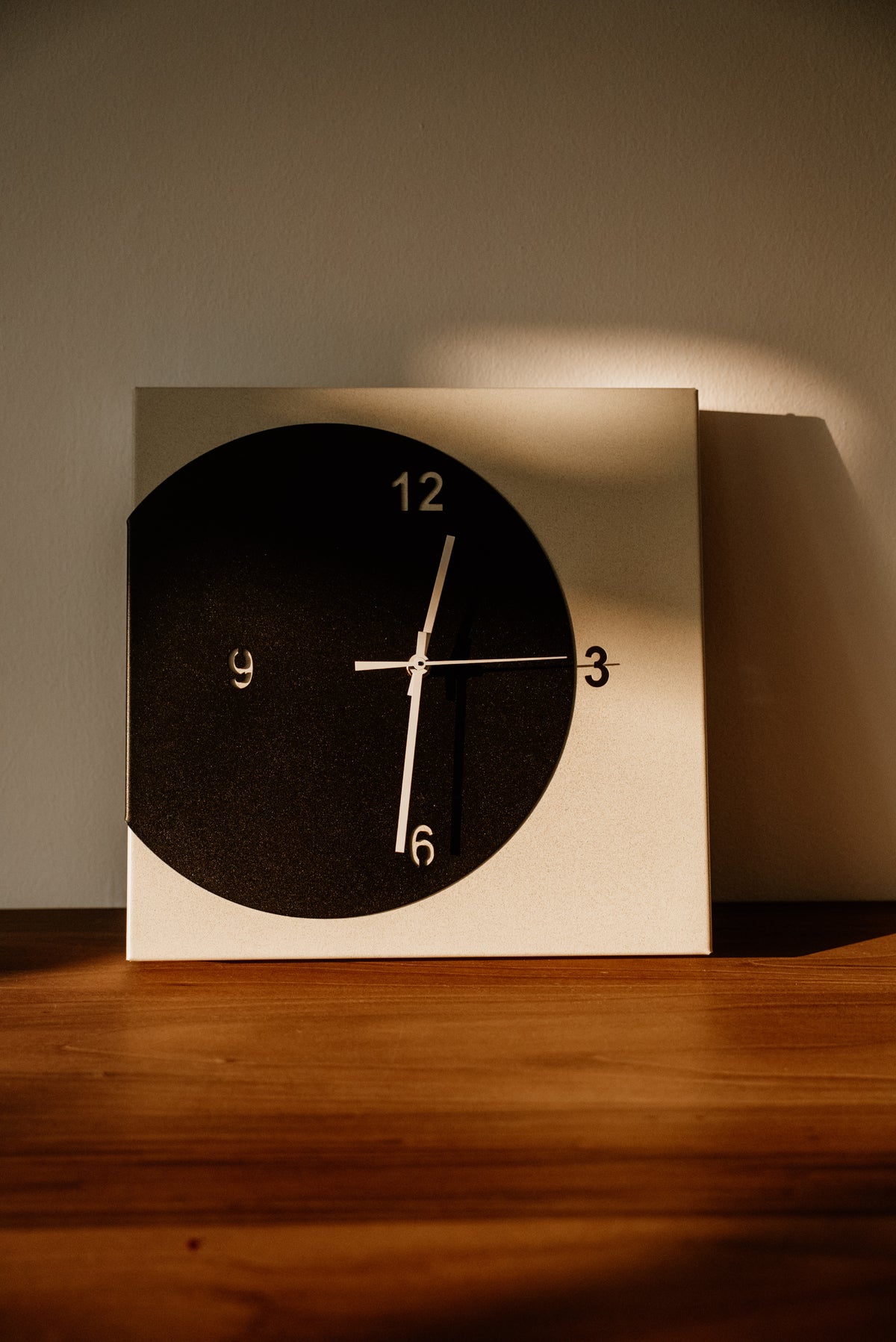 Orologio di design minimal Ecleo