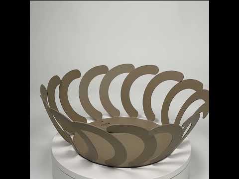Grande coupe décorative Mambo en métal – Design graphique